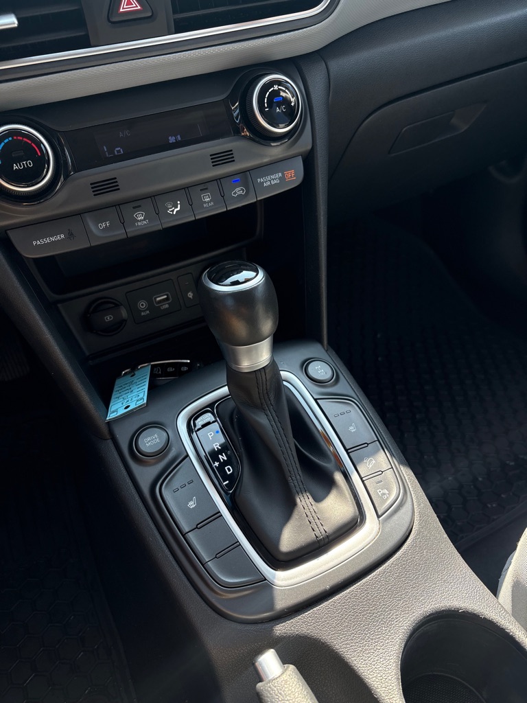 Photo 19 of this HYUNDAI KONA