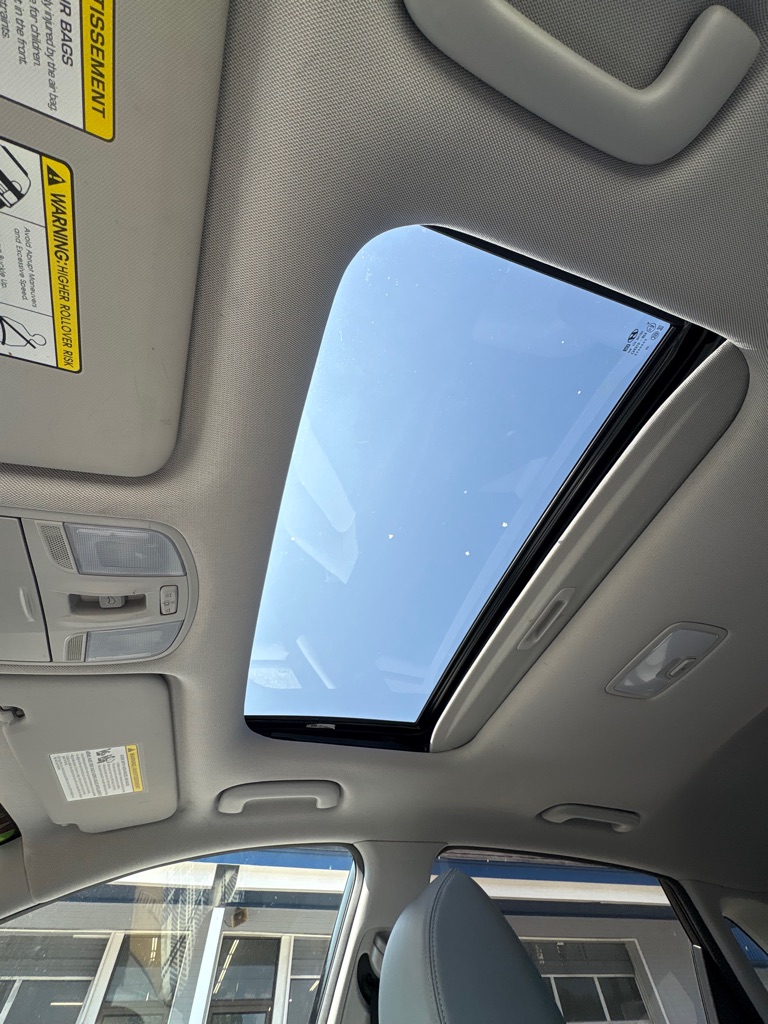 Photo 24 of this HYUNDAI KONA