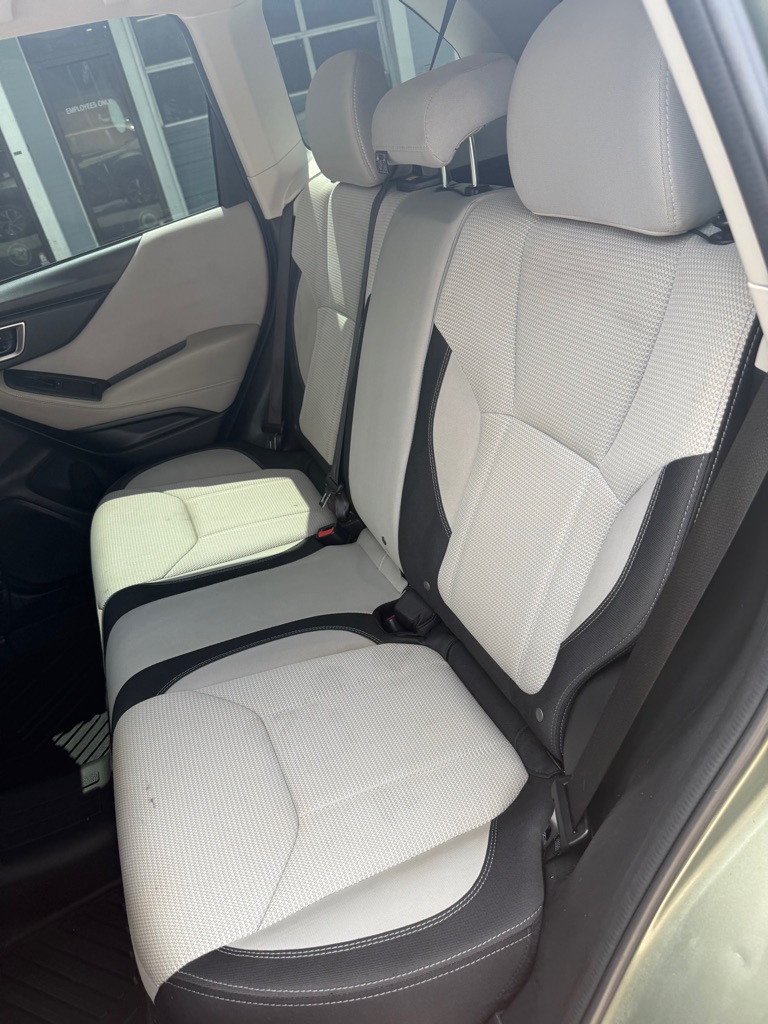 Photo 10 of this SUBARU FORESTER