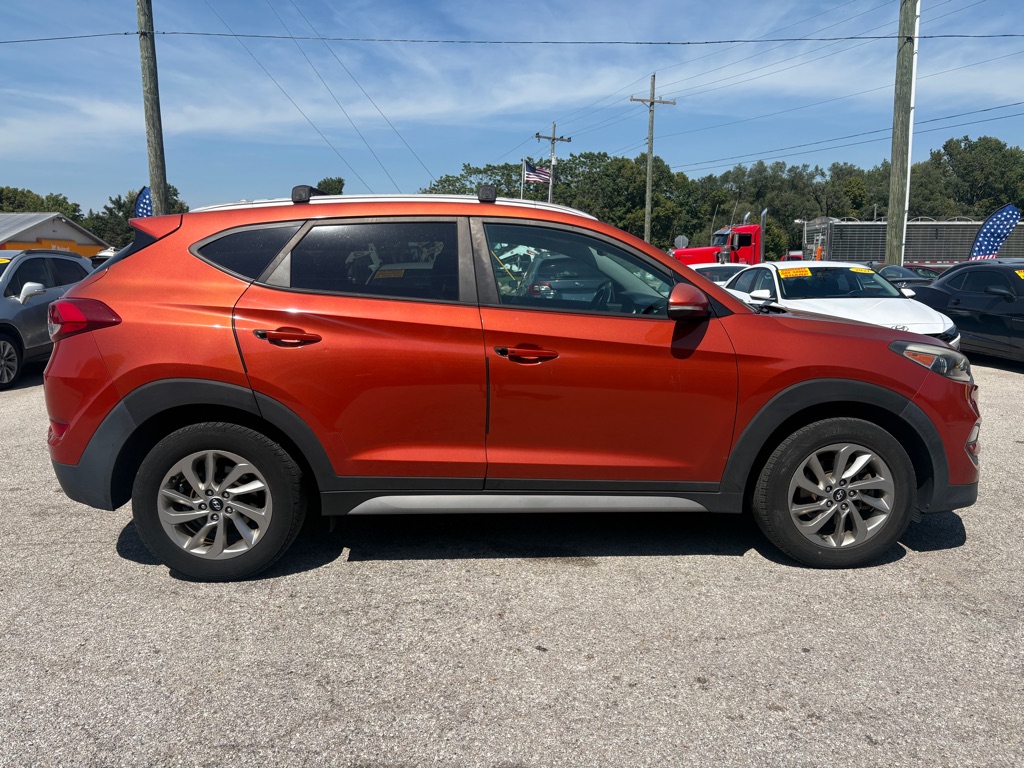 Photo 3 of this HYUNDAI TUCSON