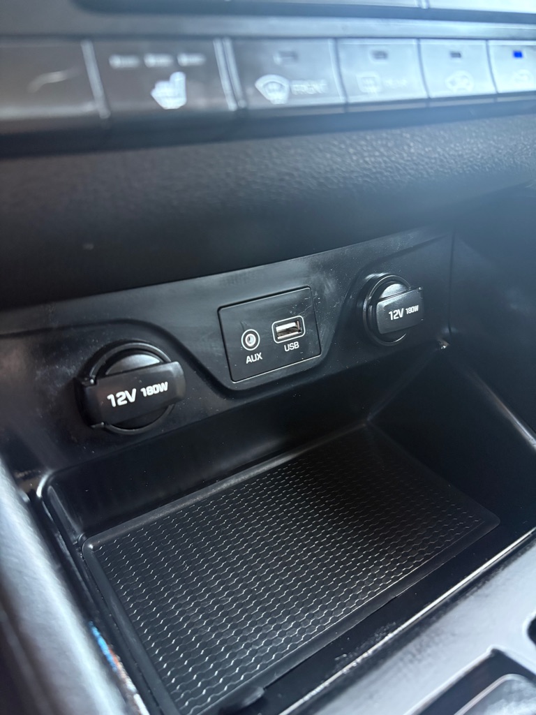 Photo 22 of this HYUNDAI TUCSON