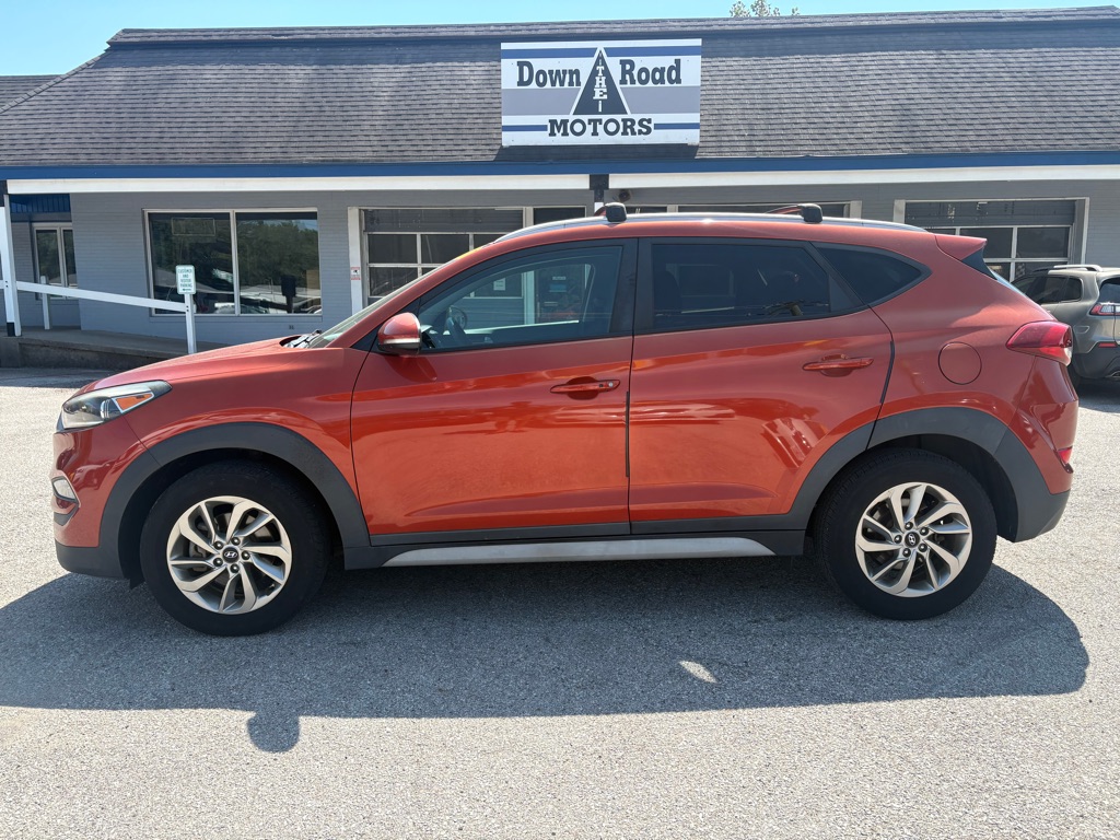 Photo 2 of this HYUNDAI TUCSON