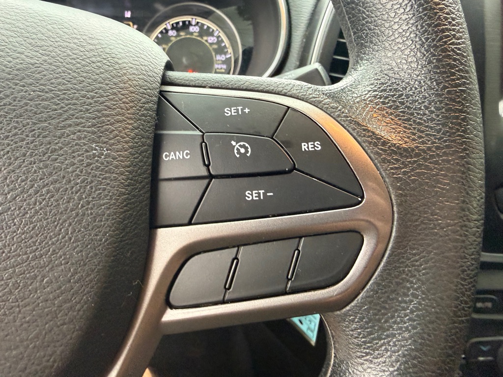 Photo 21 of this JEEP CHEROKEE