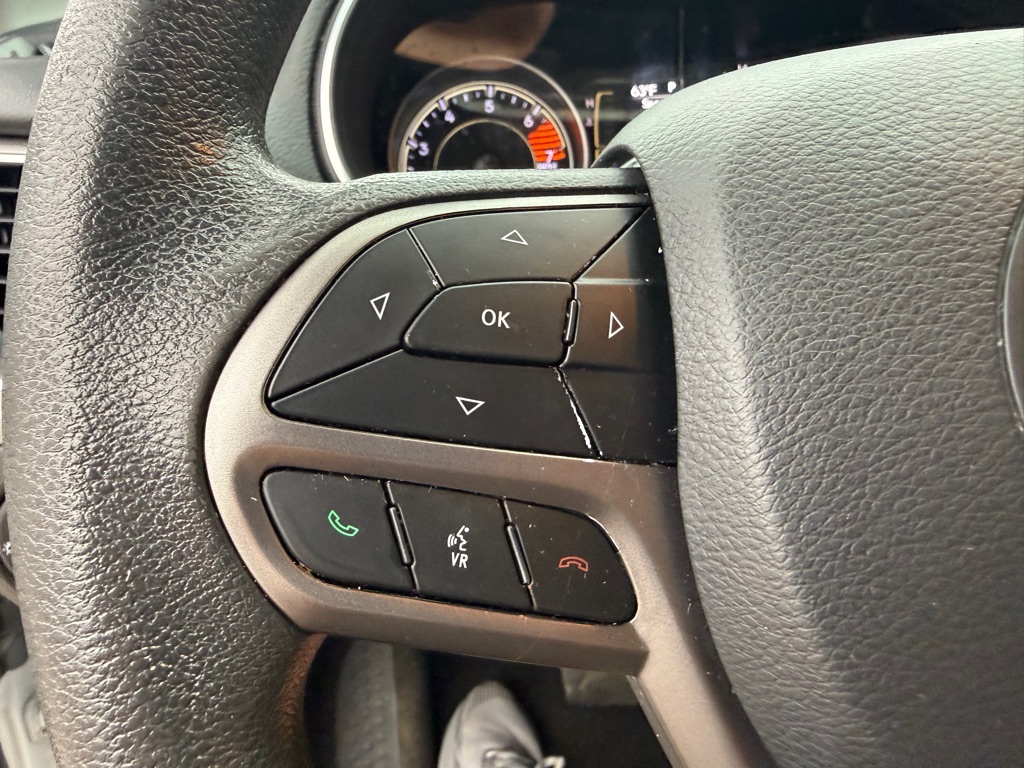Photo 20 of this JEEP CHEROKEE