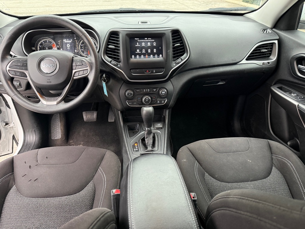 Photo 15 of this JEEP CHEROKEE