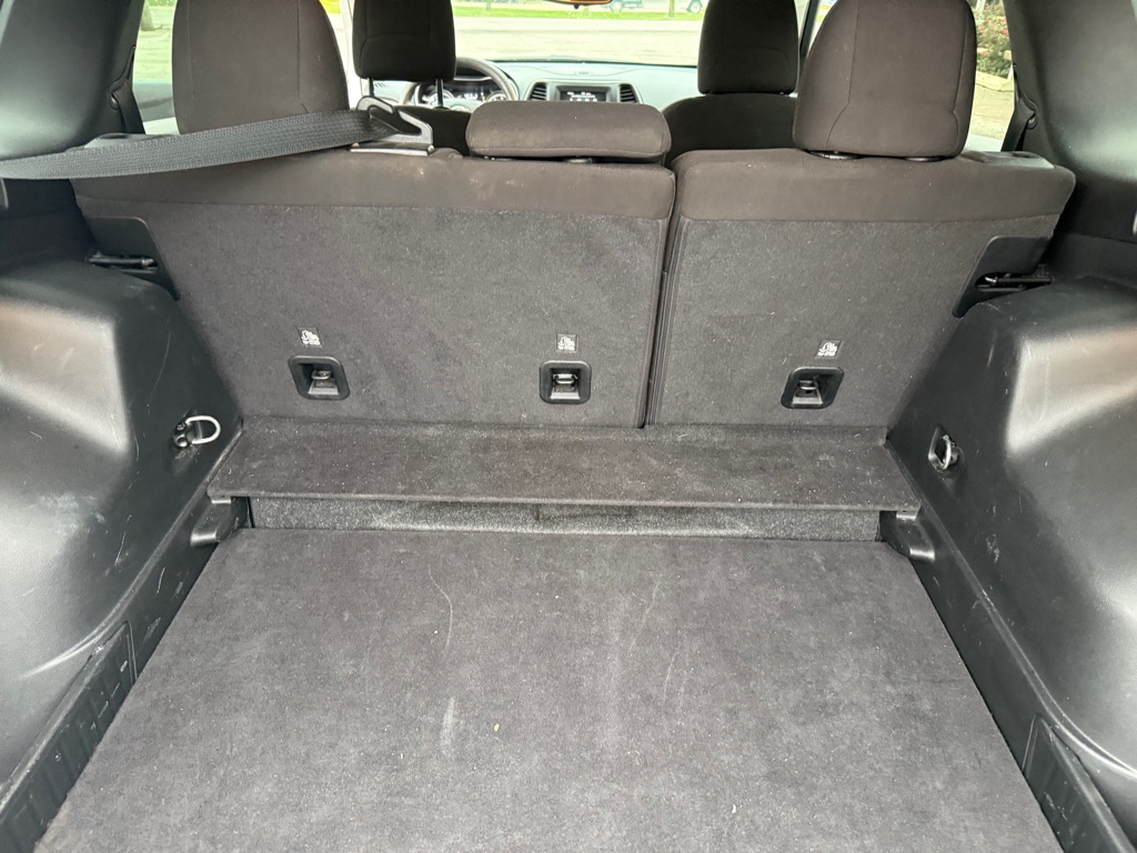 Photo 14 of this JEEP CHEROKEE