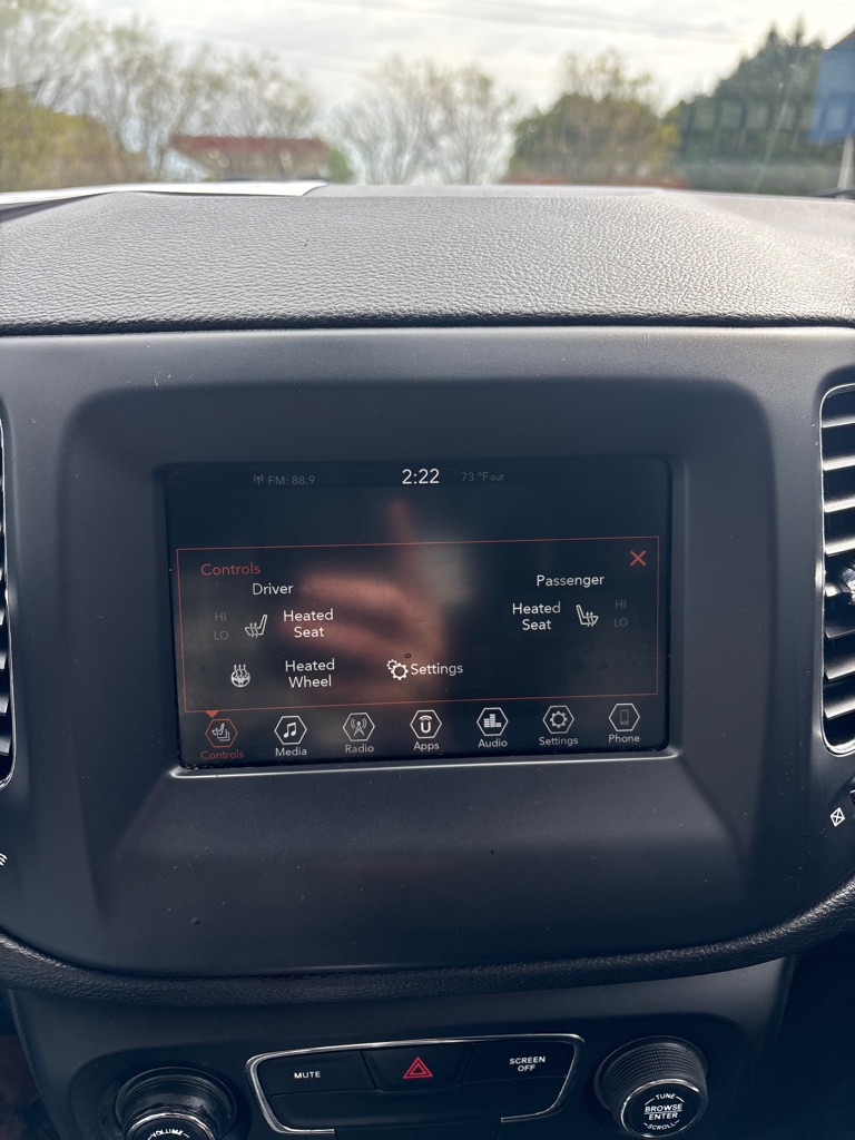 Photo 21 of this JEEP COMPASS