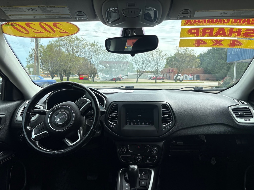 Photo 13 of this JEEP COMPASS