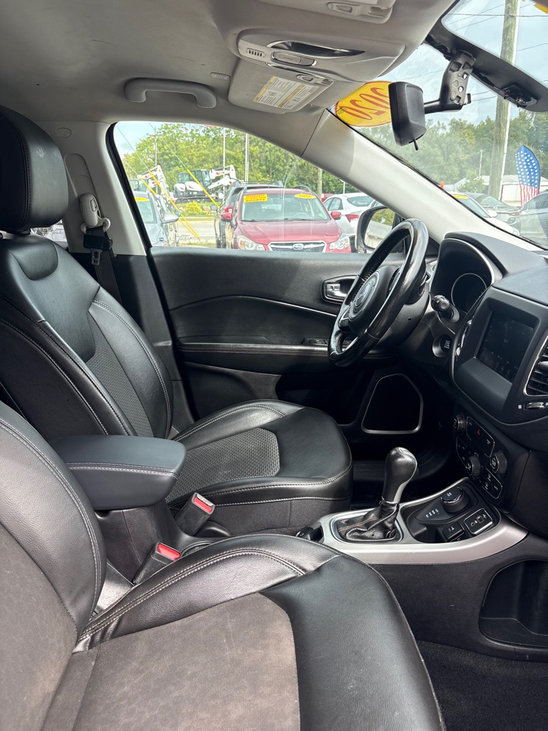 Photo 14 of this JEEP COMPASS