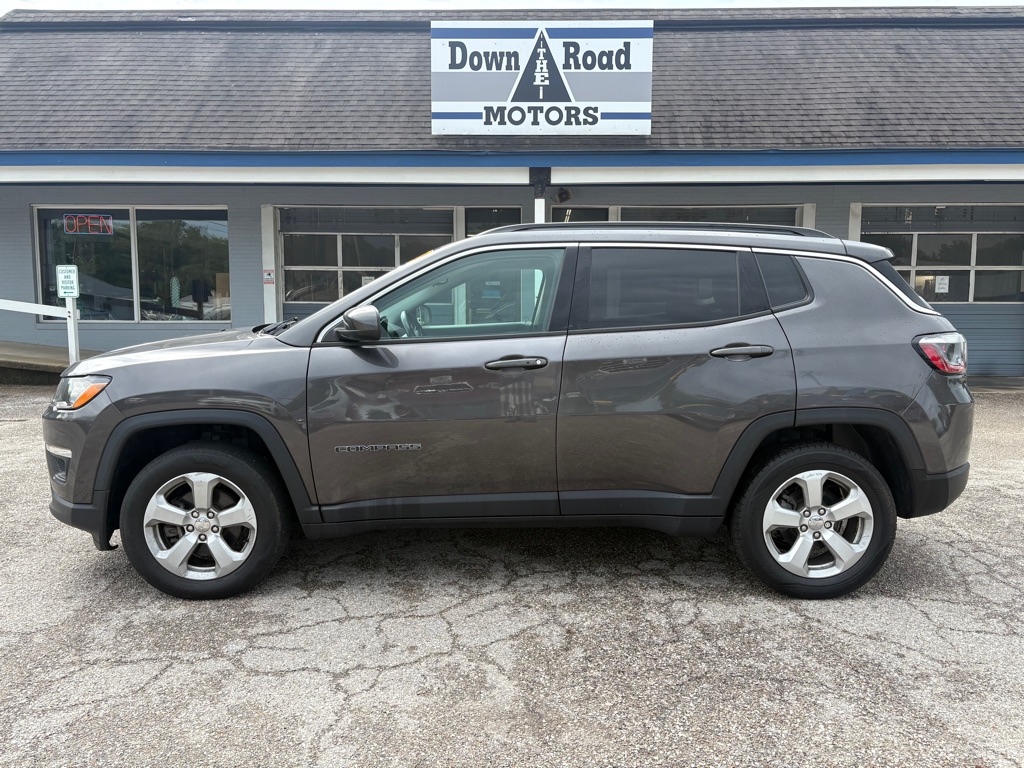 Photo 2 of this JEEP COMPASS