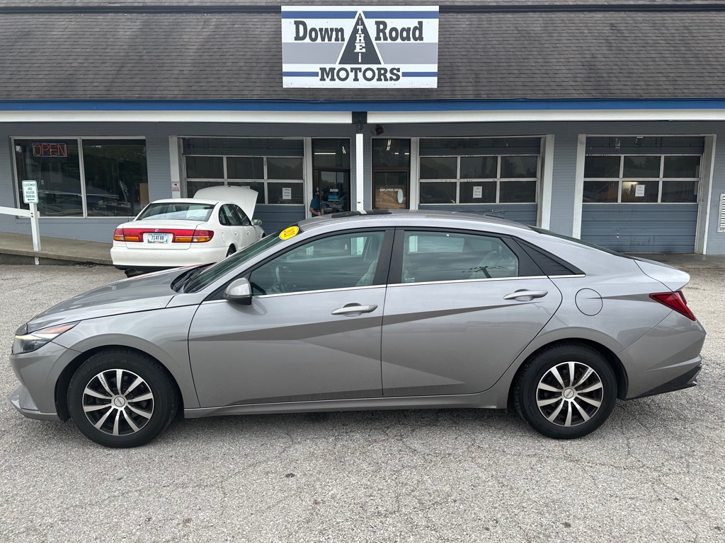 Photo 2 of this HYUNDAI ELANTRA