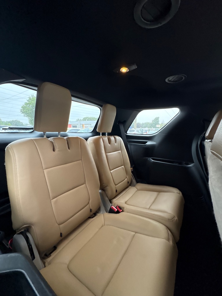 Photo 11 of this FORD EXPLORER