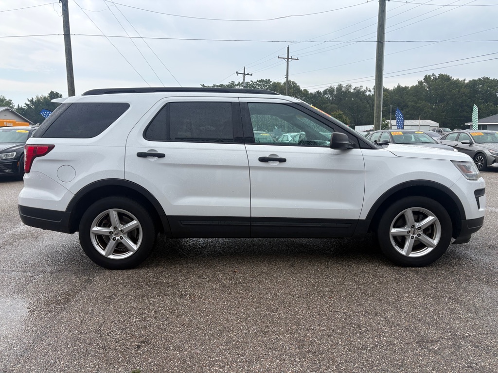 Photo 3 of this FORD EXPLORER