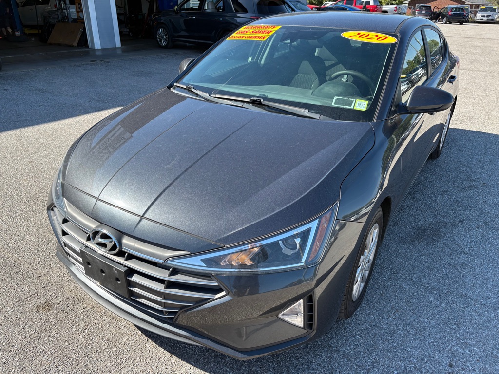 Photo 3 of this HYUNDAI ELANTRA