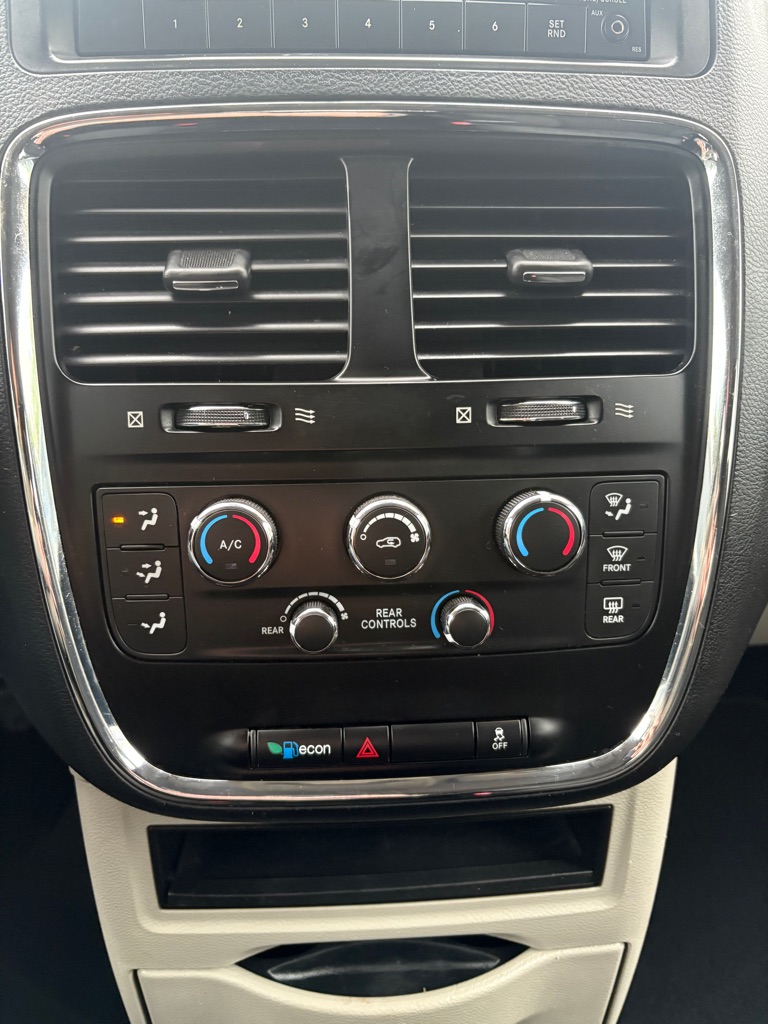 Photo 20 of this DODGE GRAND CARAVAN