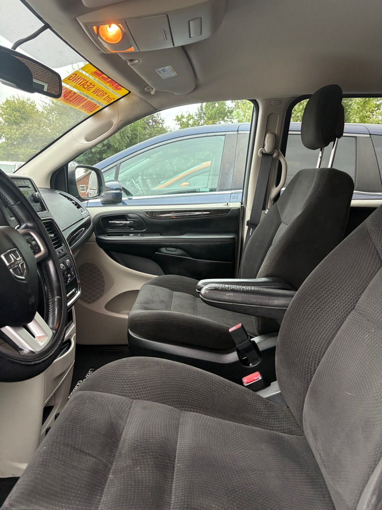 Photo 9 of this DODGE GRAND CARAVAN