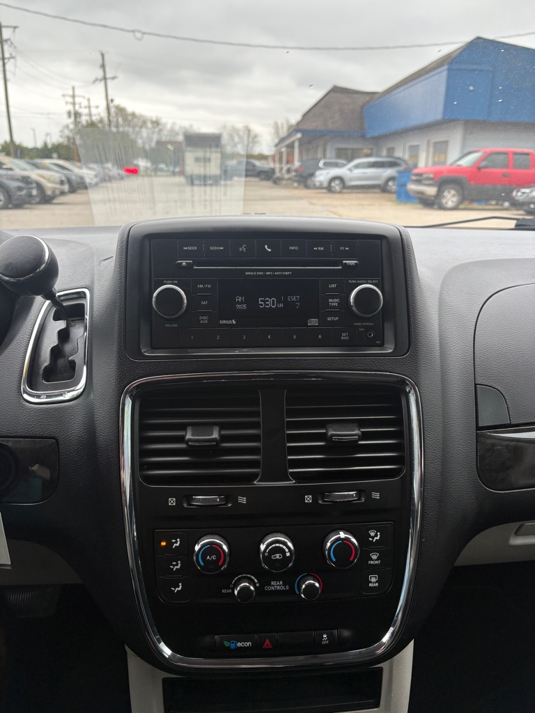 Photo 19 of this DODGE GRAND CARAVAN