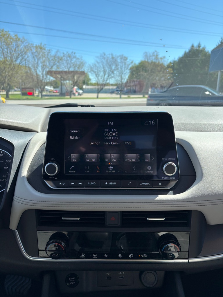 Photo 17 of this NISSAN ROGUE
