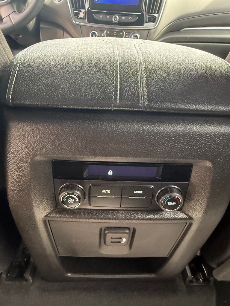 Photo 11 of this CHEVROLET TRAVERSE