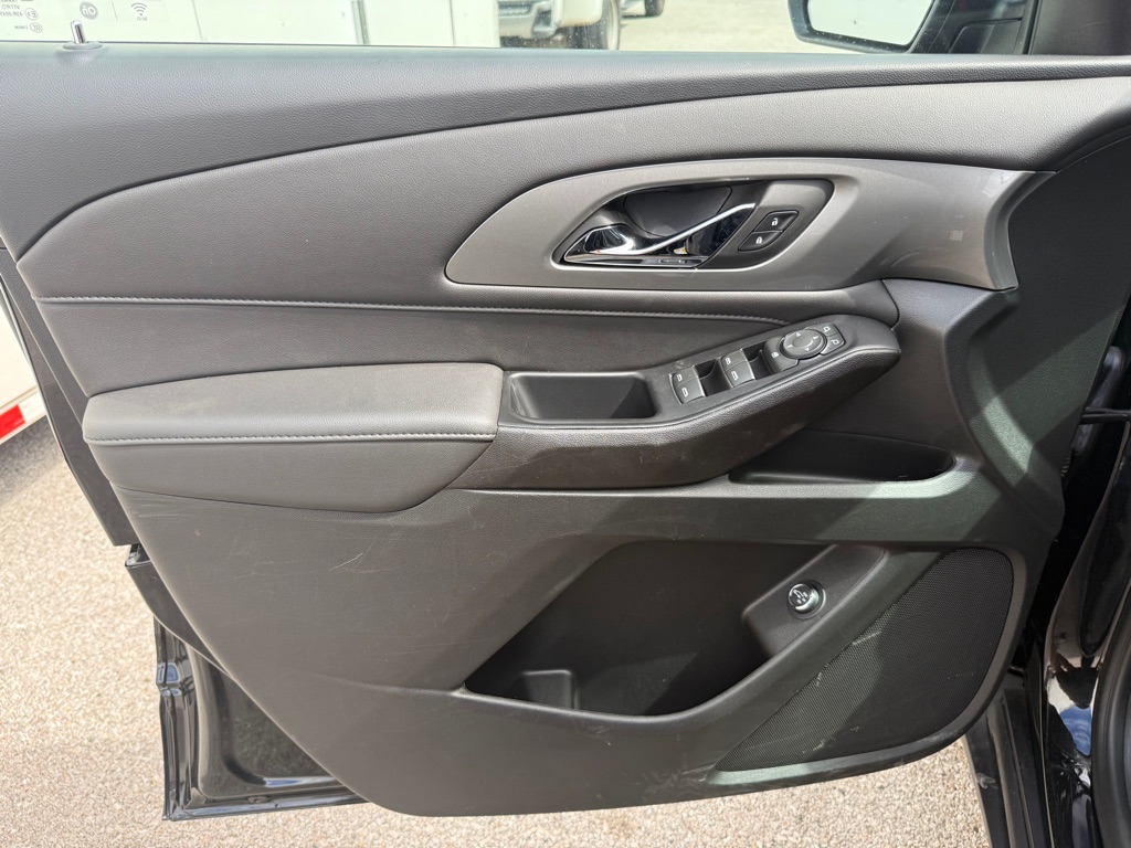 Photo 14 of this CHEVROLET TRAVERSE