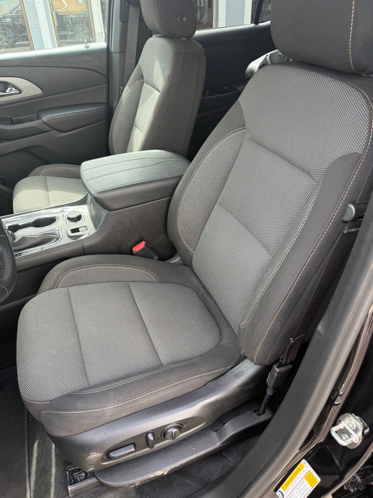 Photo 16 of this CHEVROLET TRAVERSE