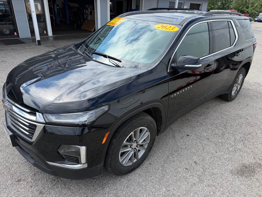 Photo 4 of this CHEVROLET TRAVERSE