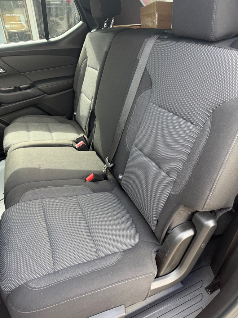 Photo 12 of this CHEVROLET TRAVERSE