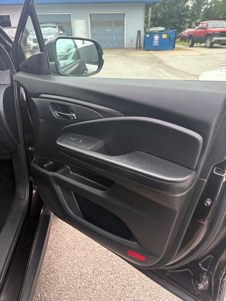 Photo 15 of this HONDA PASSPORT