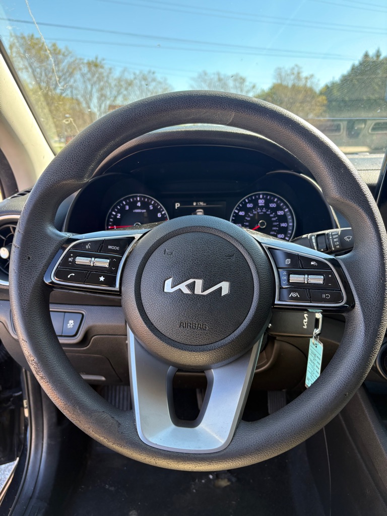 Photo 11 of this KIA FORTE