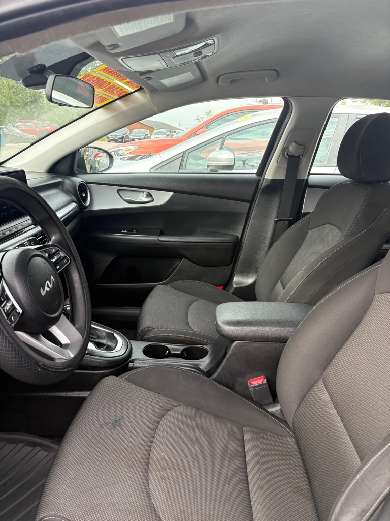 Photo 15 of this KIA FORTE