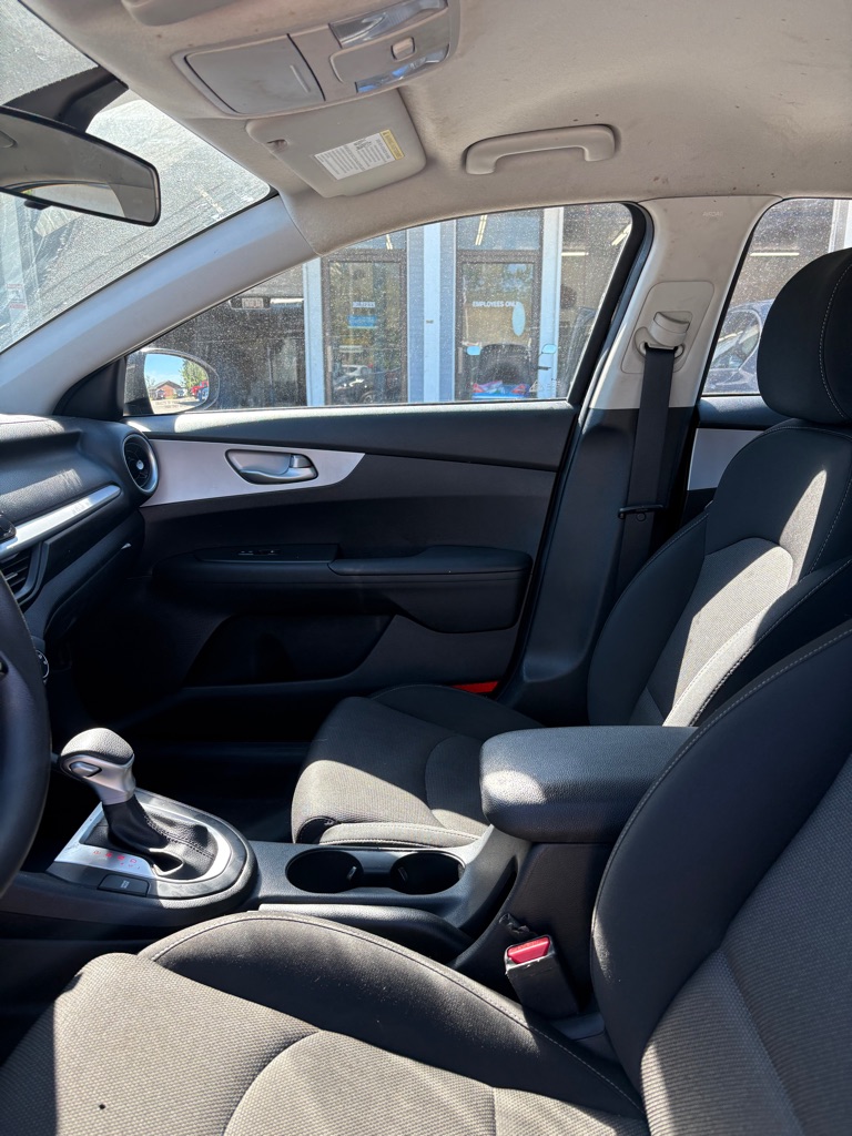 Photo 7 of this KIA FORTE