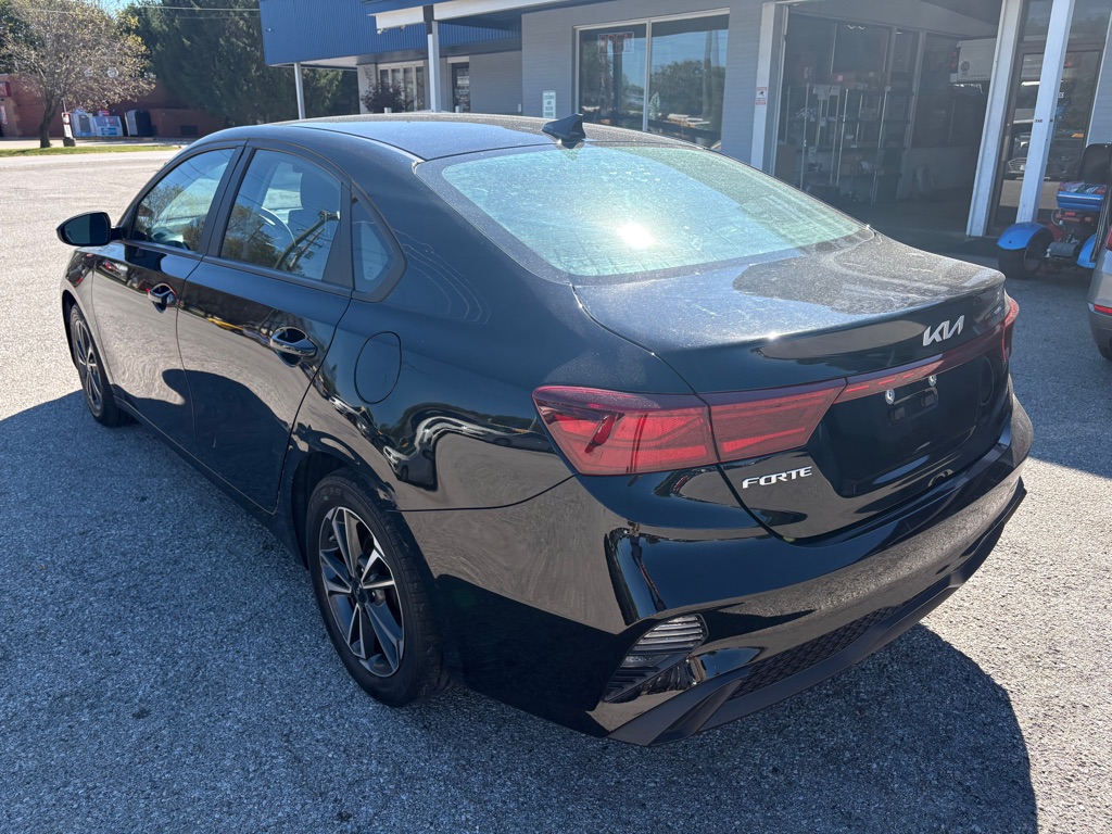 Photo 5 of this KIA FORTE
