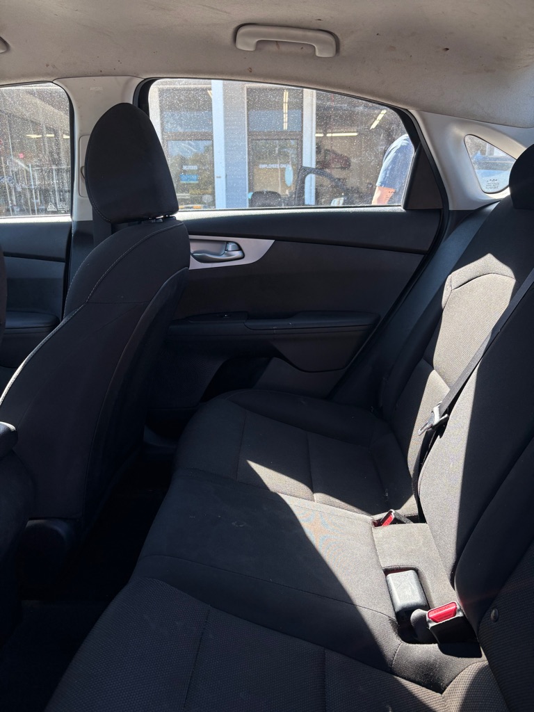 Photo 8 of this KIA FORTE