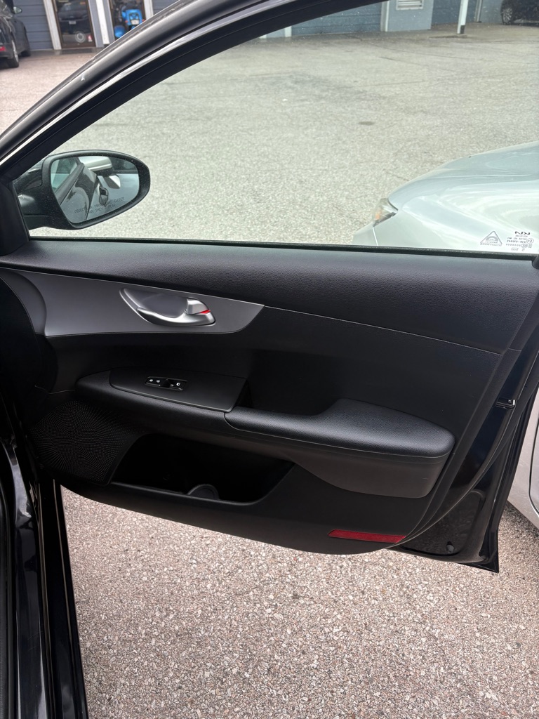 Photo 21 of this KIA FORTE