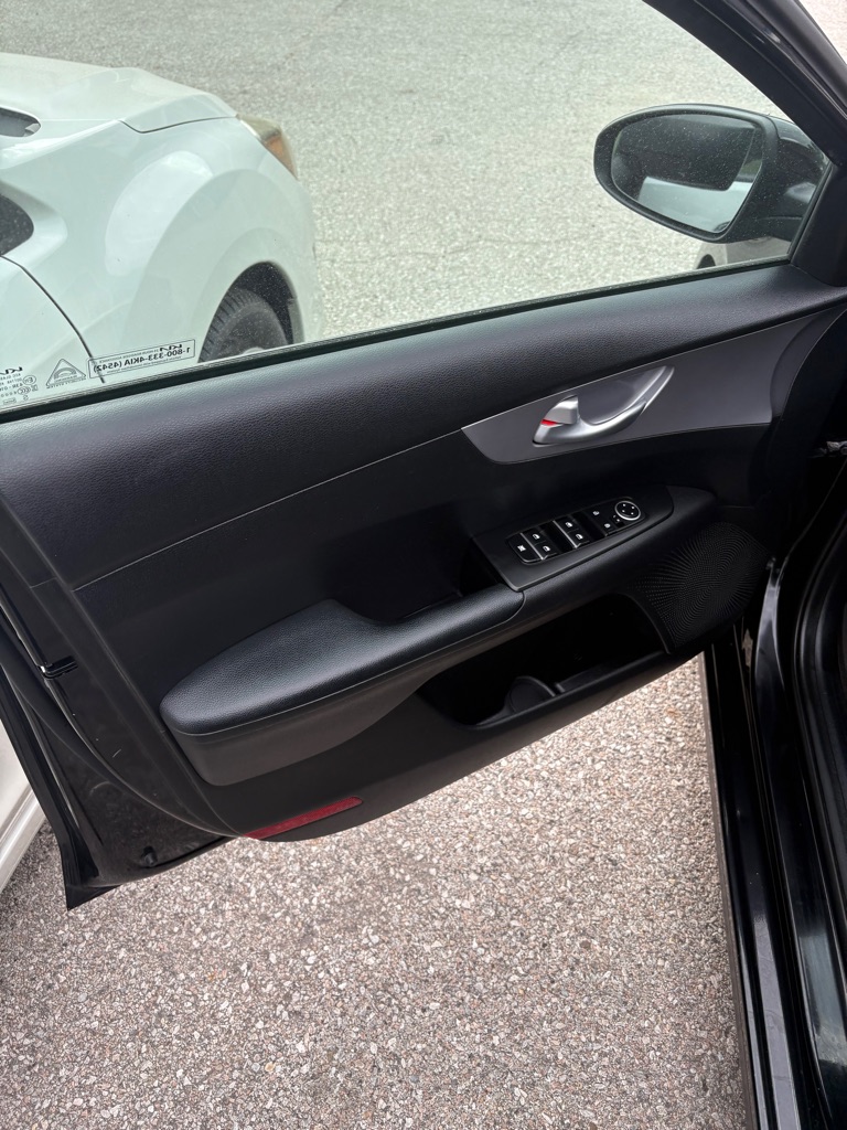 Photo 16 of this KIA FORTE