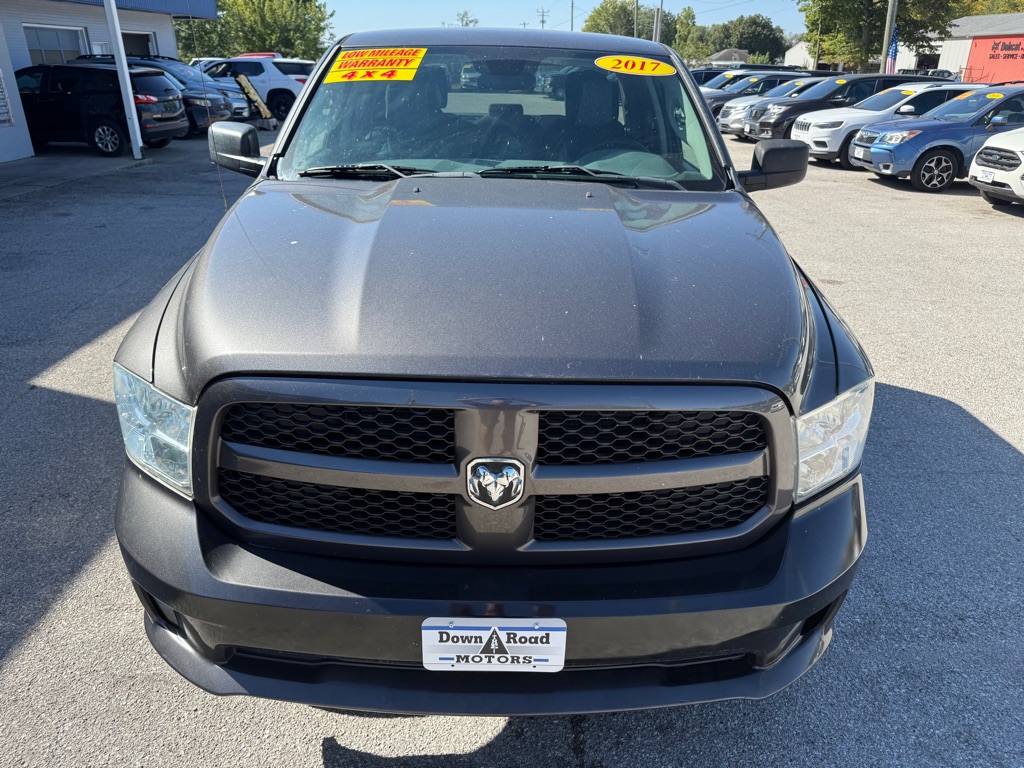Photo 4 of this RAM 1500
