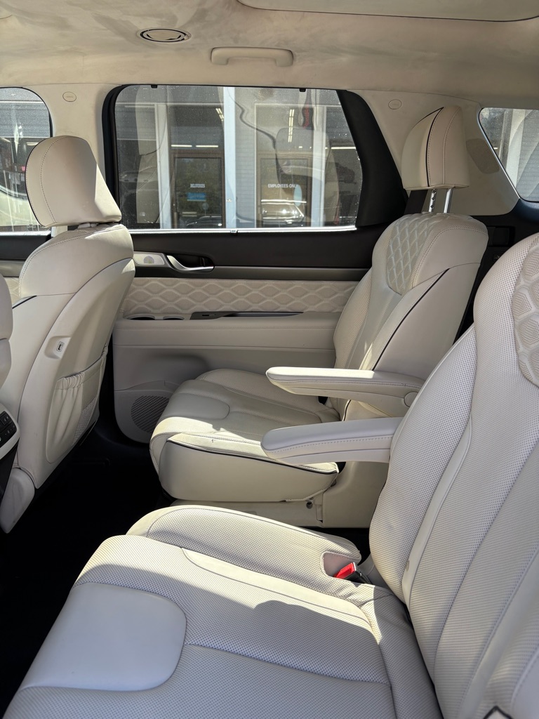 Photo 13 of this HYUNDAI PALISADE