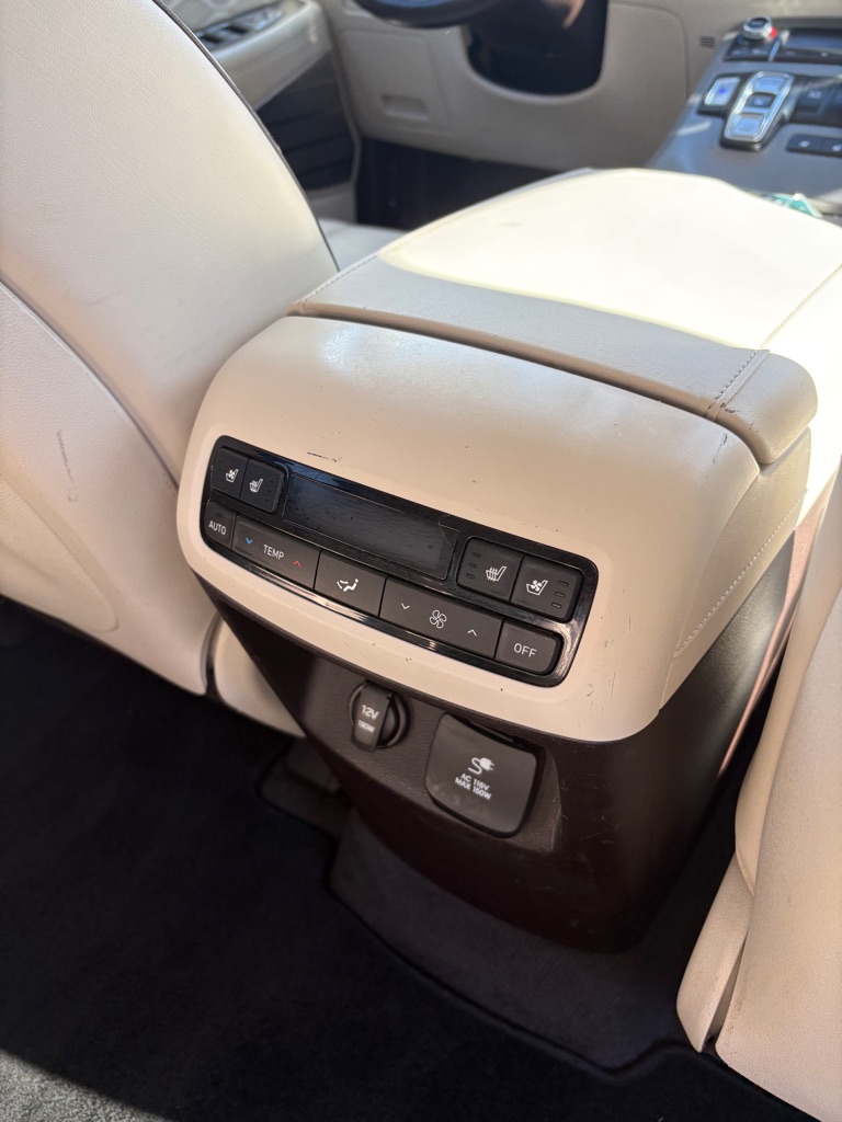 Photo 18 of this HYUNDAI PALISADE