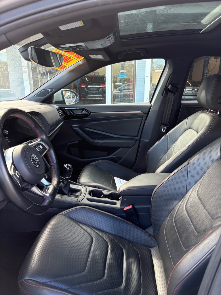 Photo 9 of this VOLKSWAGEN JETTA