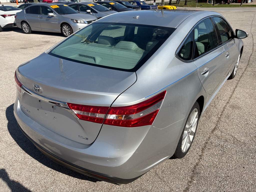 Photo 4 of this TOYOTA AVALON