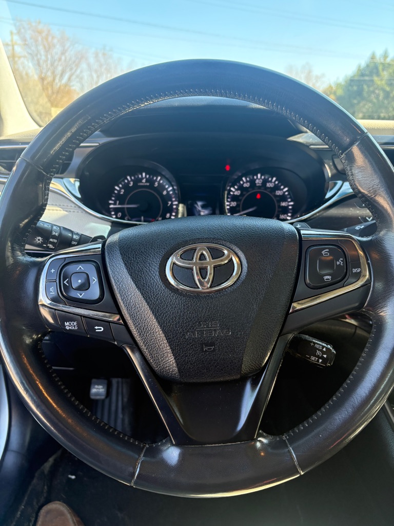 Photo 16 of this TOYOTA AVALON