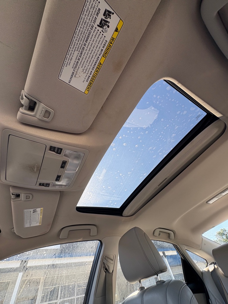 Photo 22 of this TOYOTA AVALON