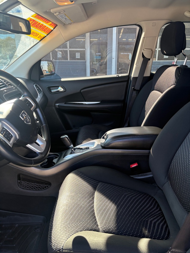 Photo 7 of this DODGE JOURNEY