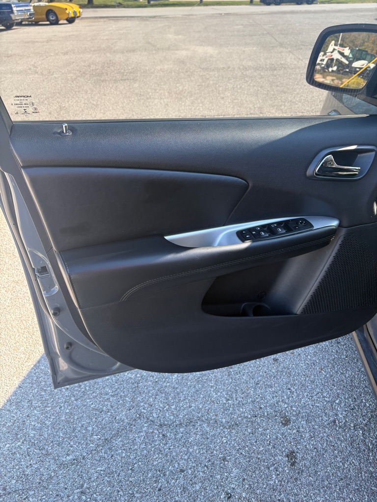 Photo 8 of this DODGE JOURNEY