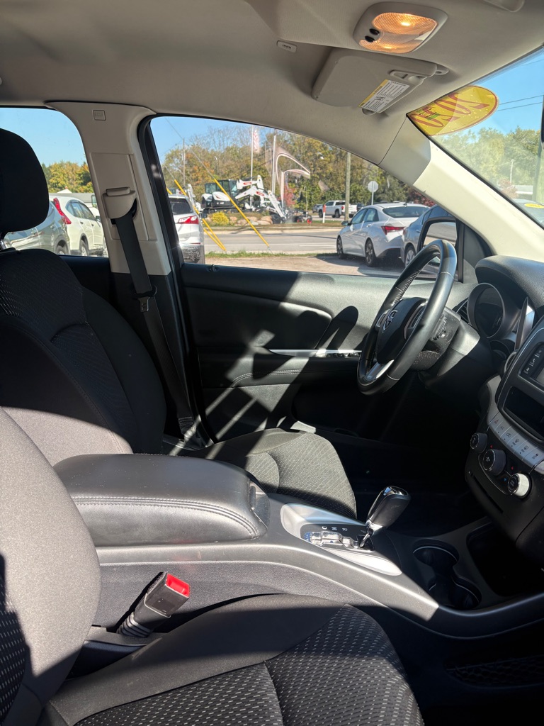 Photo 14 of this DODGE JOURNEY
