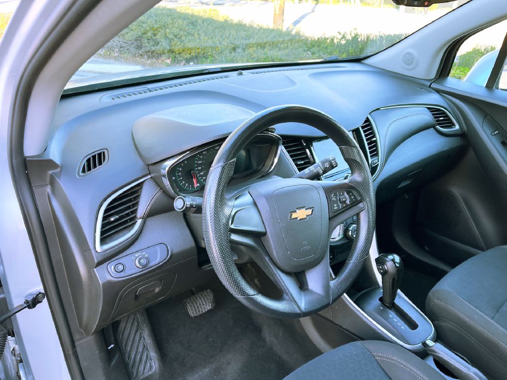 CHEVROLET TRAX 2018 CHEVROLET TRAX KL7CJNSB5JB718653