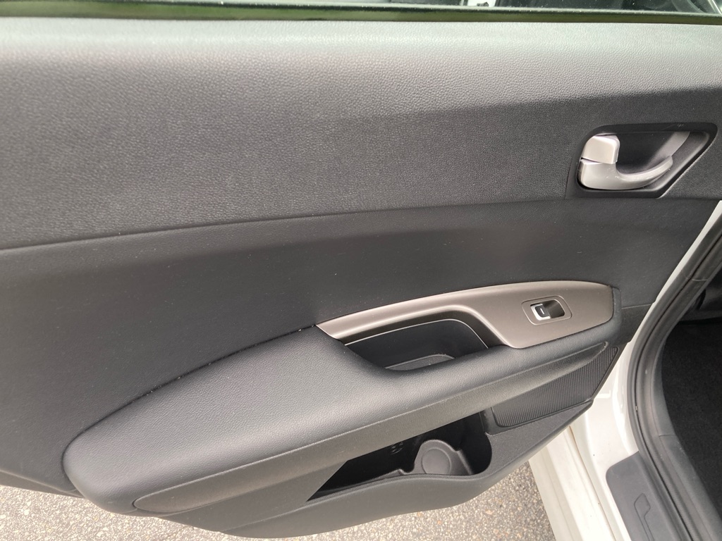 Photo 15 of this KIA OPTIMA