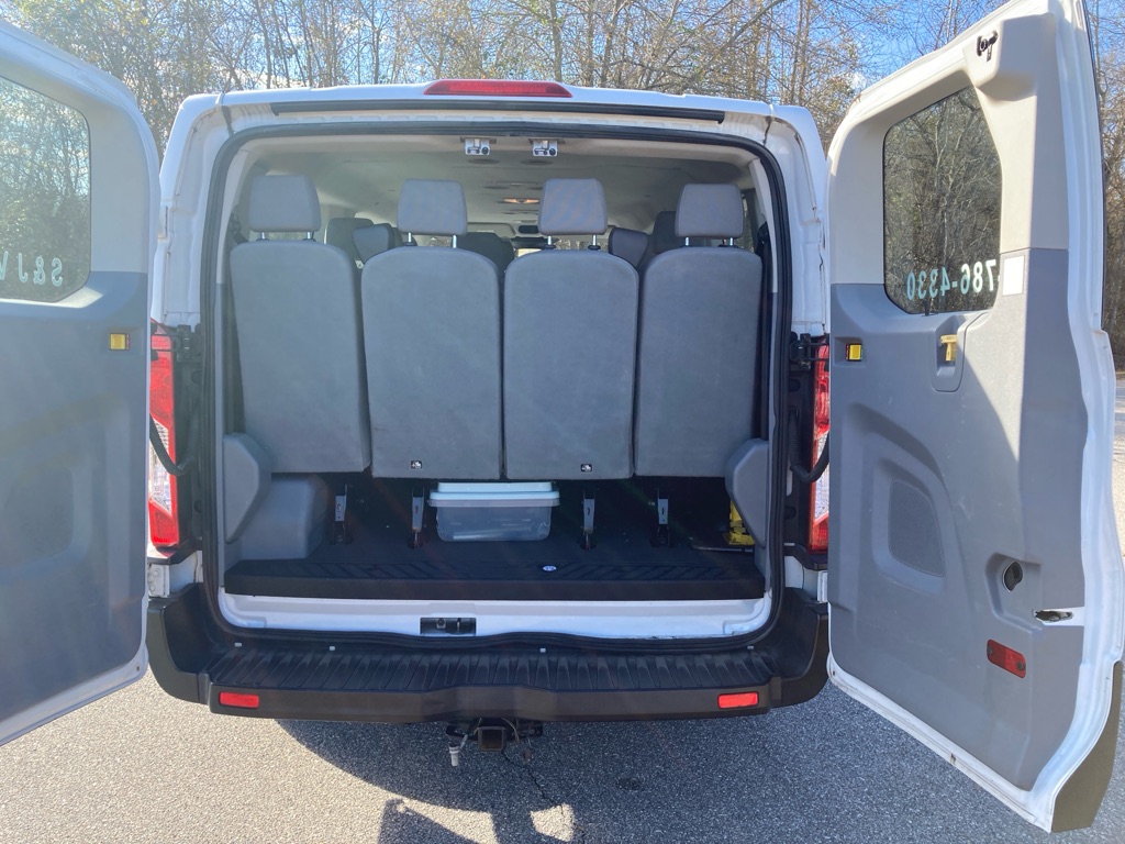 Photo 5 of this FORD TRANSIT