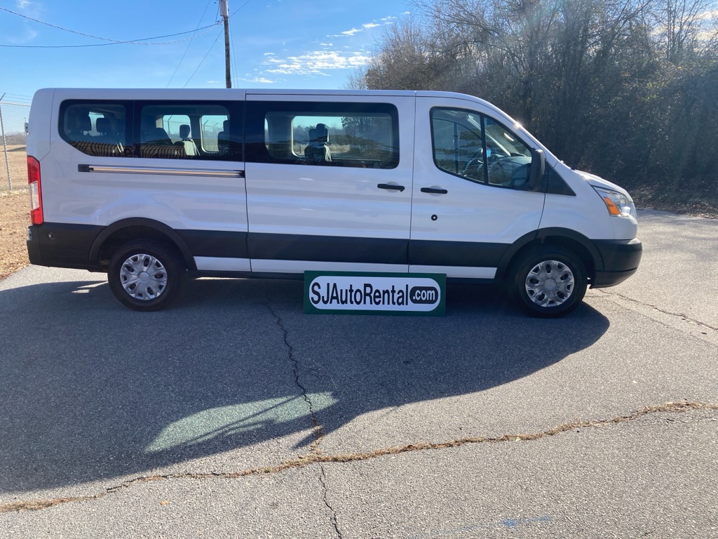 Photo 9 of this FORD TRANSIT