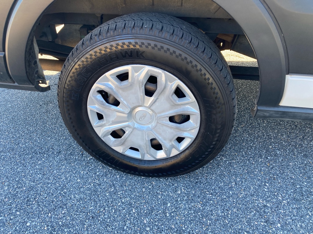 Photo 14 of this FORD TRANSIT